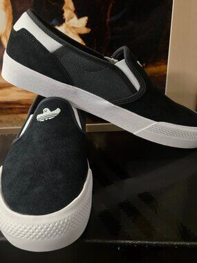 Adidas Shmoofoil IG5268 Slip-on Skateboarding Shoes Black / White Mens Sz 10.5
